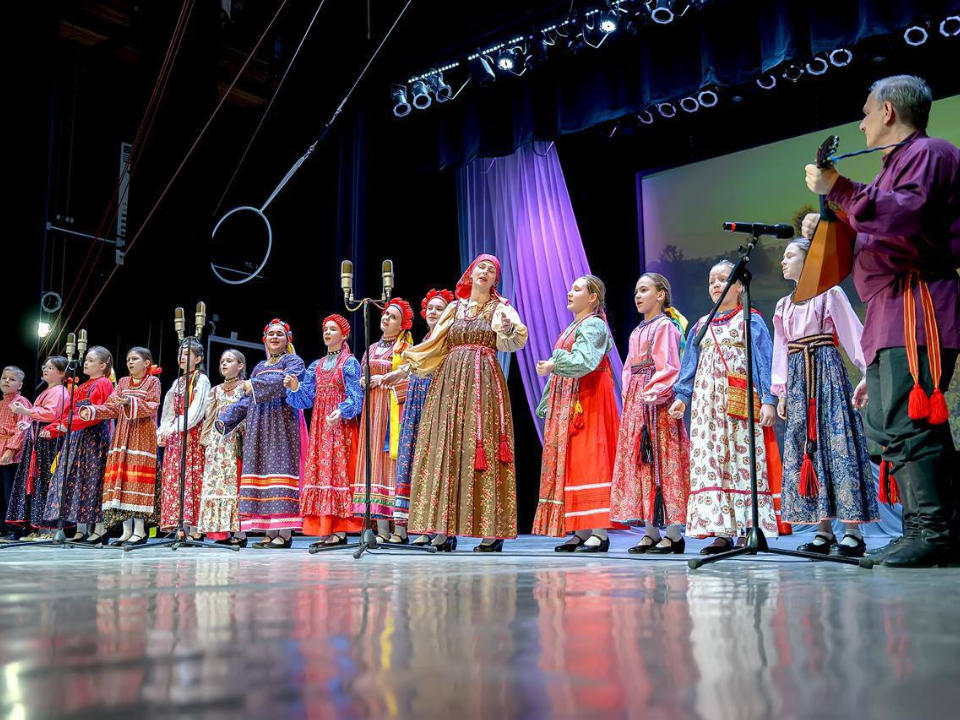 Более 700 подольчан пришли в ДК «Октябрь» на концерт в честь Дня матери