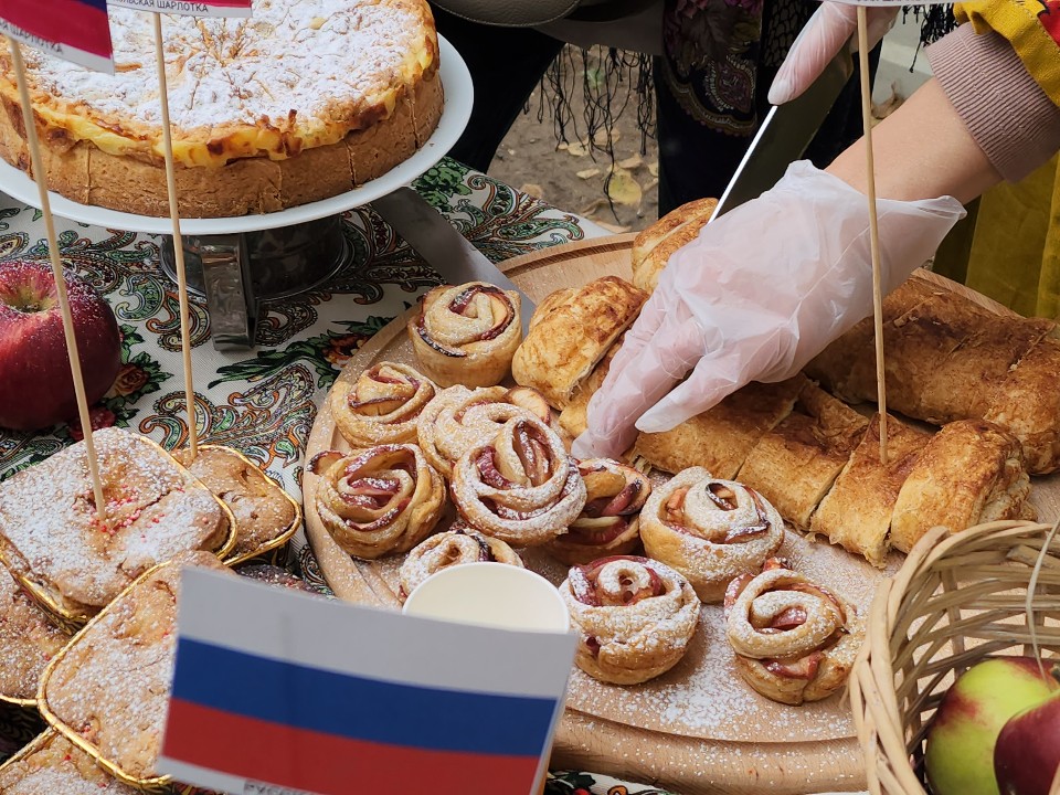 В Молодежном пройдет благотворительная ярмарка к Дню матери