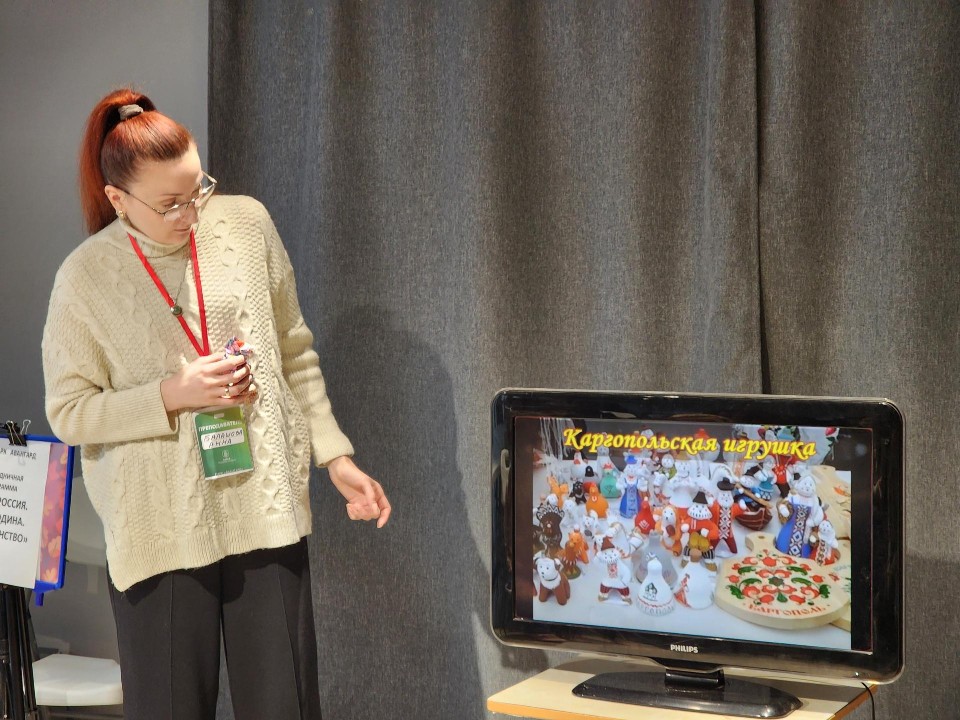 Первый блин не комом: в парке «Авангард» детей научили печь блины