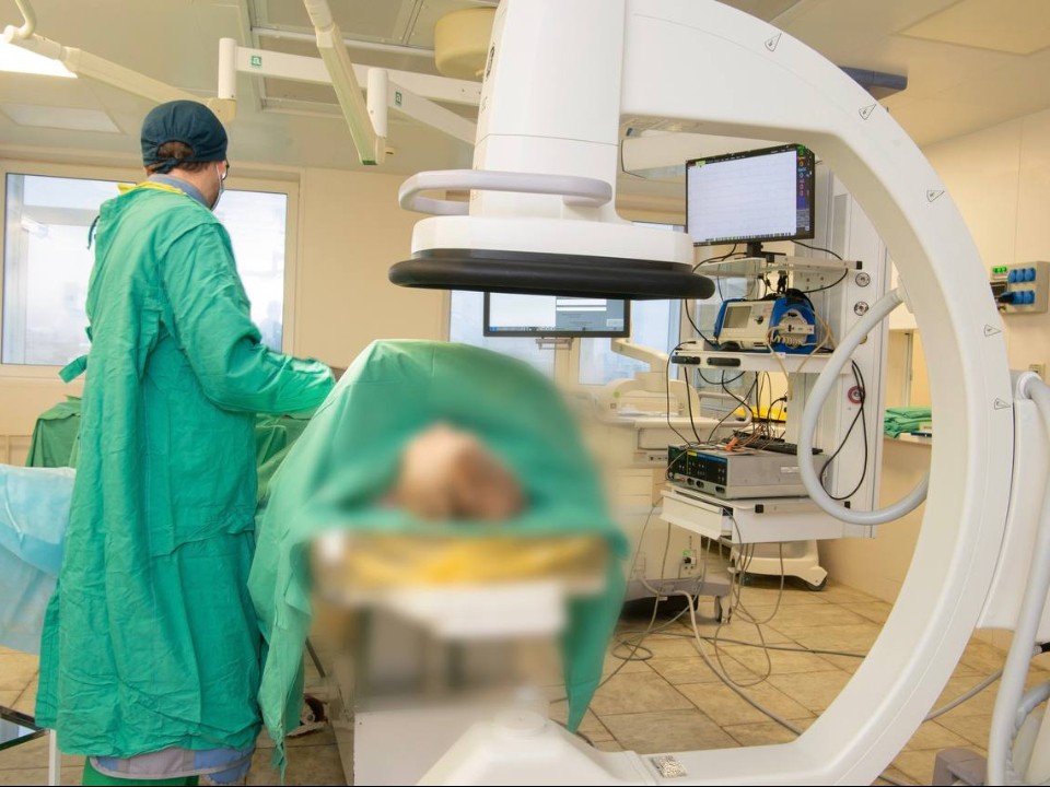Рука хирурга не дрогнет: как рентген-аппараты С-дуга помогают подмосковным врачам проводить сложные операции