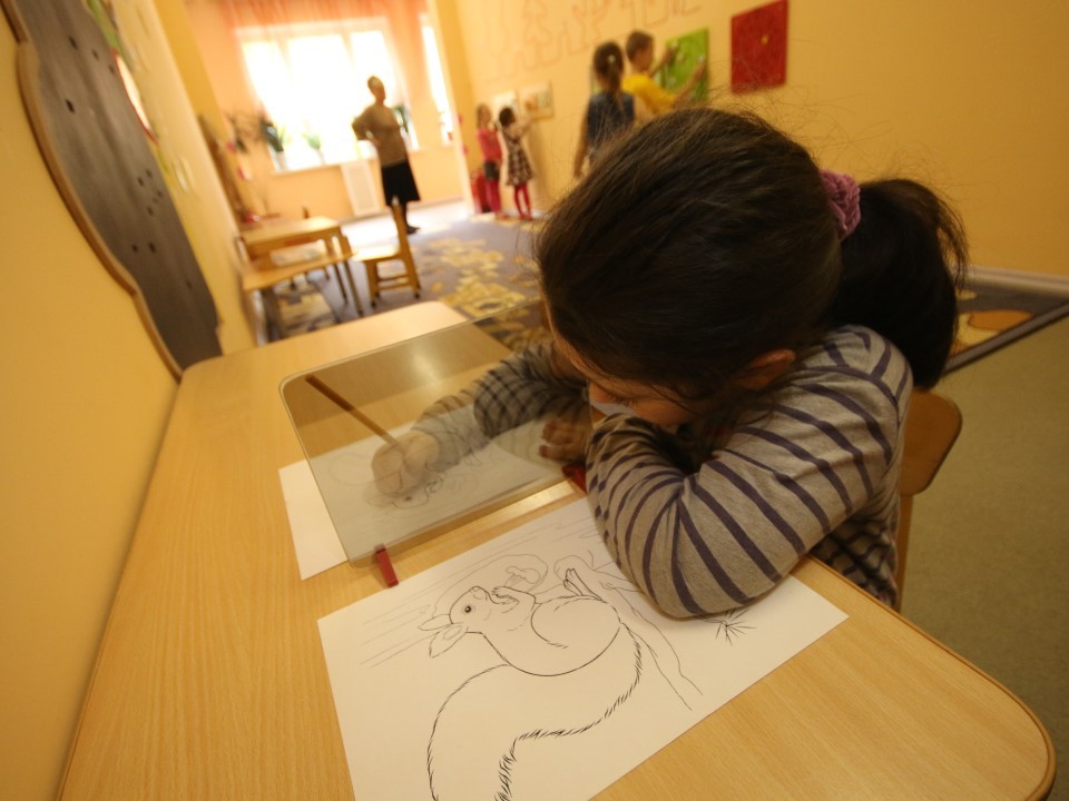 «Не кисни, на радуге зависни»: семейный центр в Сергиевом Посаде приглашает детей на бесплатные занятия в осенние каникулы