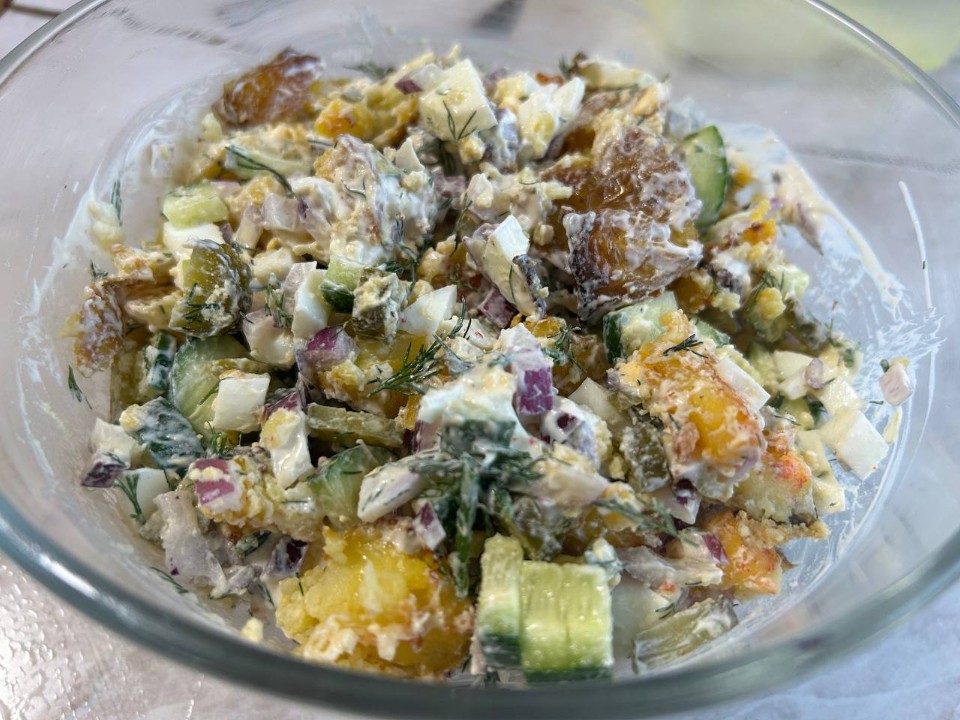 REGIONS проверил салат из запеченного картофеля, о котором трубят жители Видного