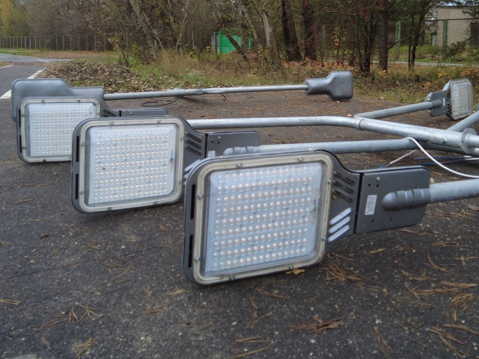 Более 10 стильных опор освещения установят в Семейном сквере