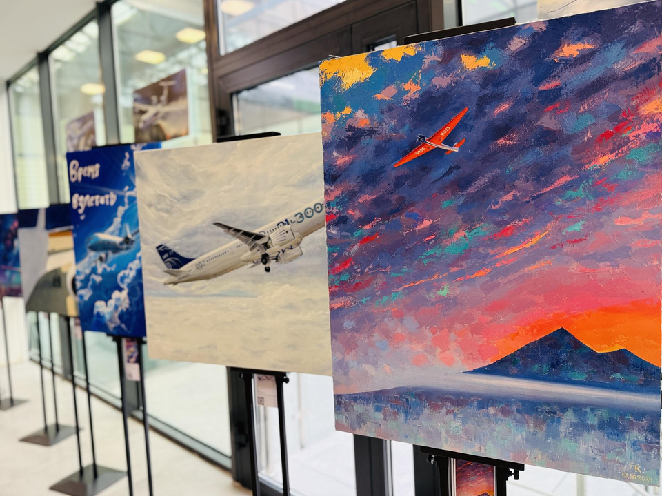 Картины о небе в аэропорту «Жуковский»: выставка «АвиаАрт» открыта до 14 января