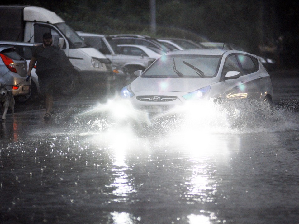 Штормовое предупреждение объявлено в Подмосковье