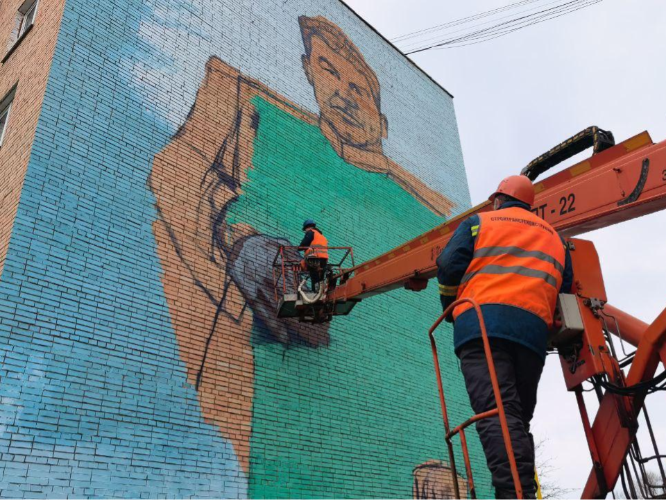 Как создается мурал маршала Василия Чуйкова в Серебряных Прудах