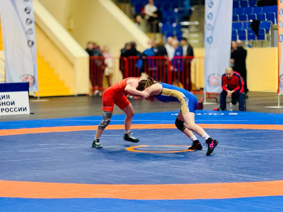 Более 120 спортсменов стали участниками турнира по вольной борьбе в Егорьевске