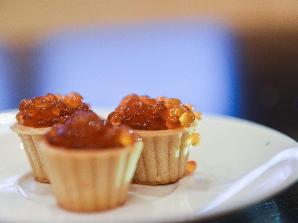 Икру не морозим? Как сохранить деликатес в домашних условиях до Нового года