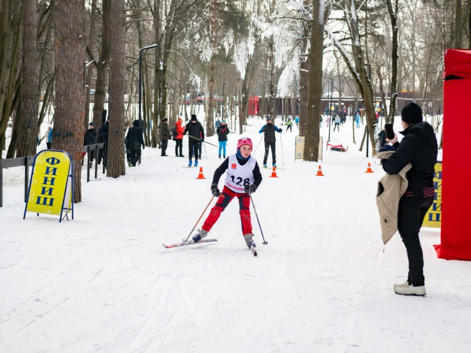 Лыжную трассу в лесопарке «Волкуша» откроют с приходом климатической зимы