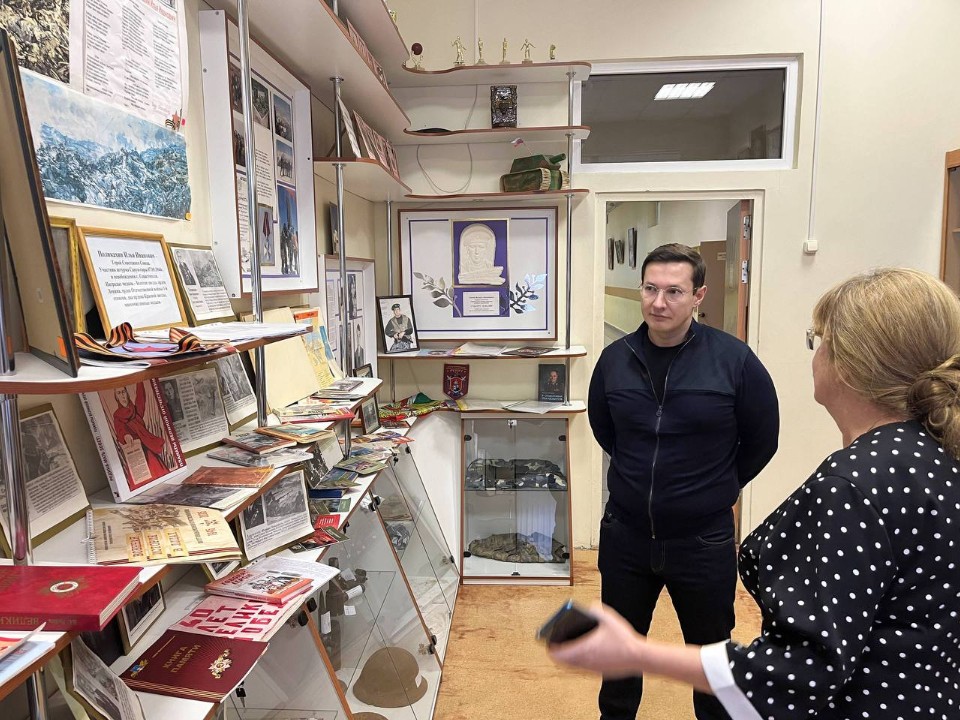 Депутат Мособлдумы Марк Черемисов высоко оценил качество ремонта в гимназии №2 Балашихи