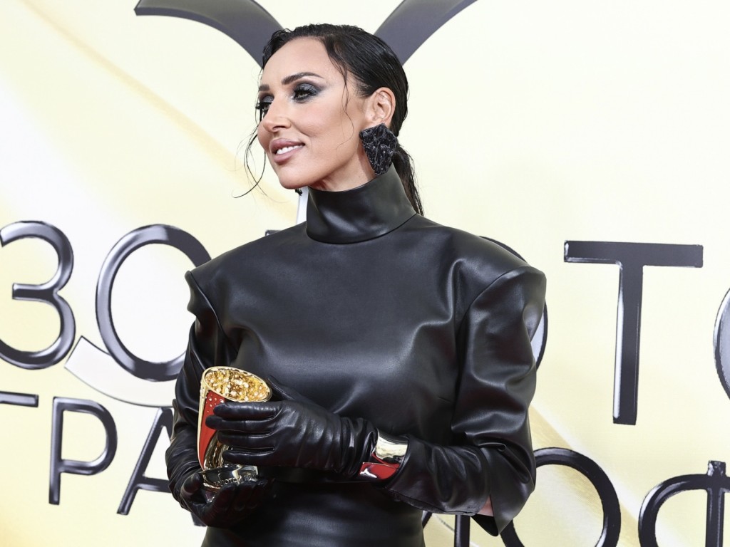 «Будет торчать живот послезавтра»: Алсу рассказала о своих пристрастиях