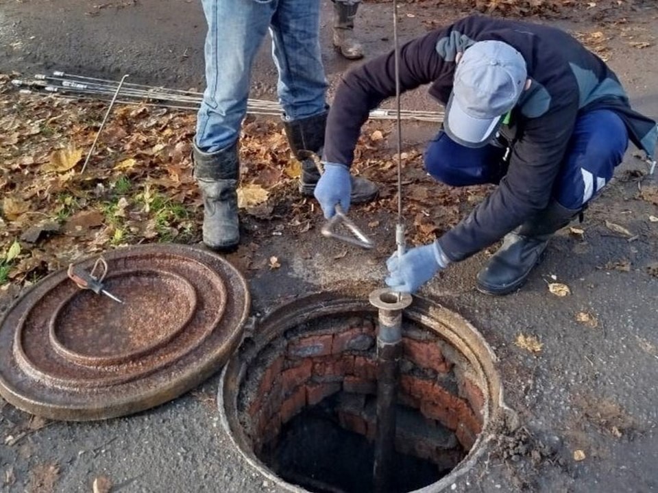 Выброшенный в канализацию мусор и остатки пищи привели к засору городских систем