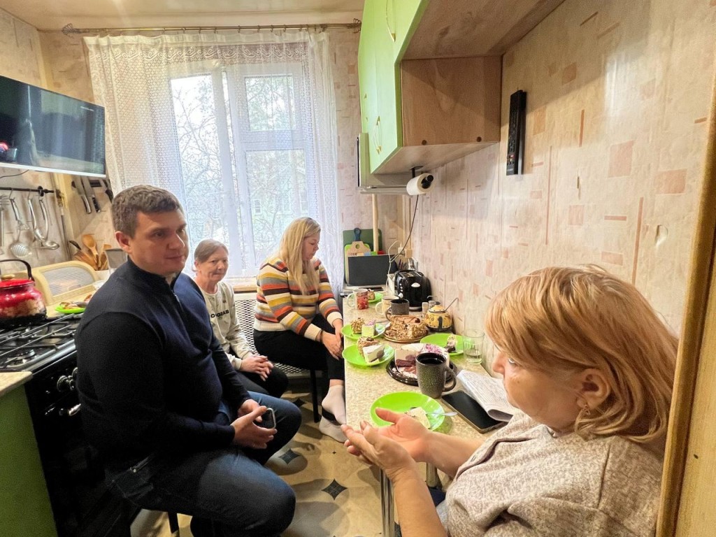 Вопросы ЖКХ решили на встрече с депутатом семьи участников СВО в Клязьме