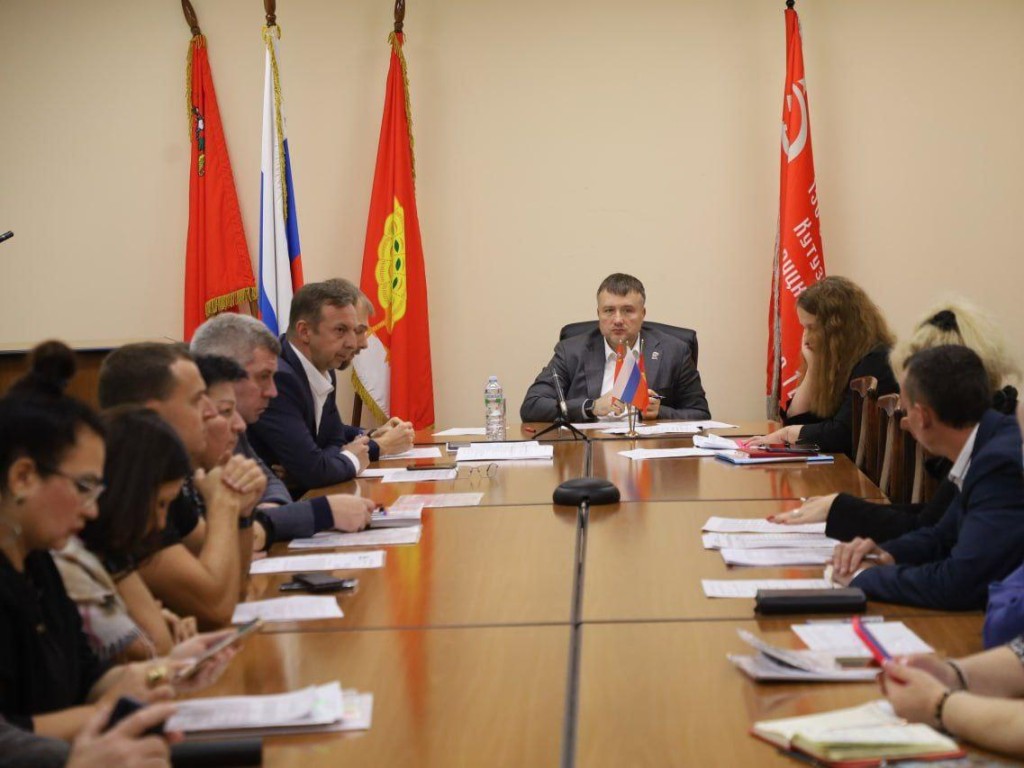 Глава Серпухова Шимко установил сроки устранения недочетов представителям управляющих компаний