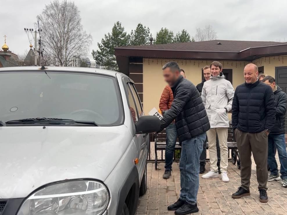 Бизнес и депутаты из Городского округа Пушкинский передали бойцу СВО автомобиль