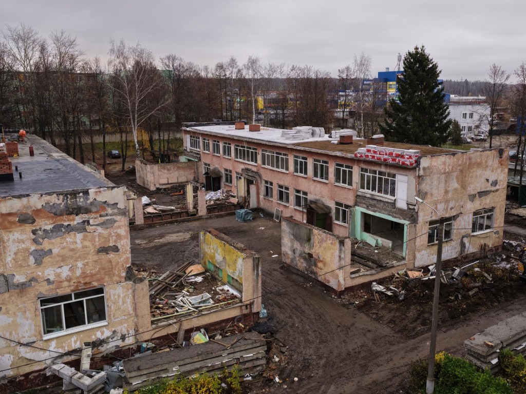 В Кашире-2 полностью преображается детский сад на улице Вахрушева