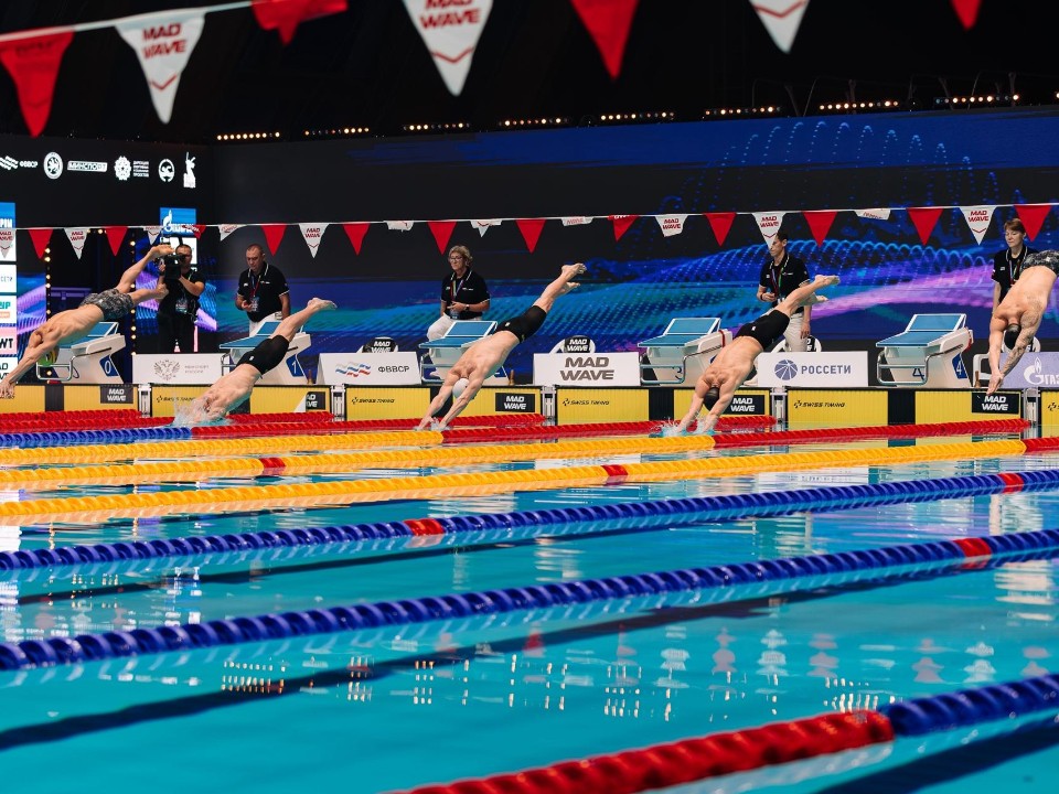 На волнах успеха: какие медали взяли представители Подмосковья на чемпионате России по плаванию на короткой воде