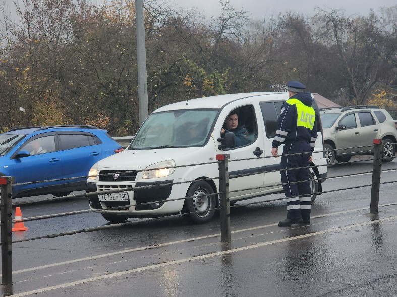 Шесть баллов и уже некуда спешить: как не потерять вечер на дорогах Подмосковья