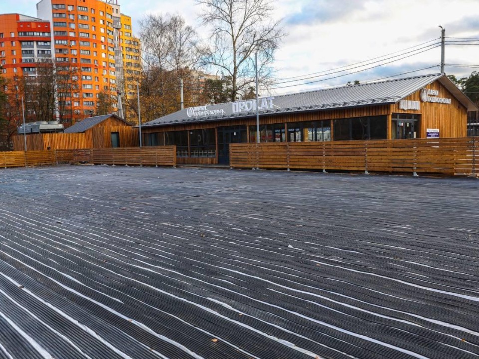 Открытый каток на стадионе «Сатурн»: стало известно, когда заработает ледовая арена в Раменском