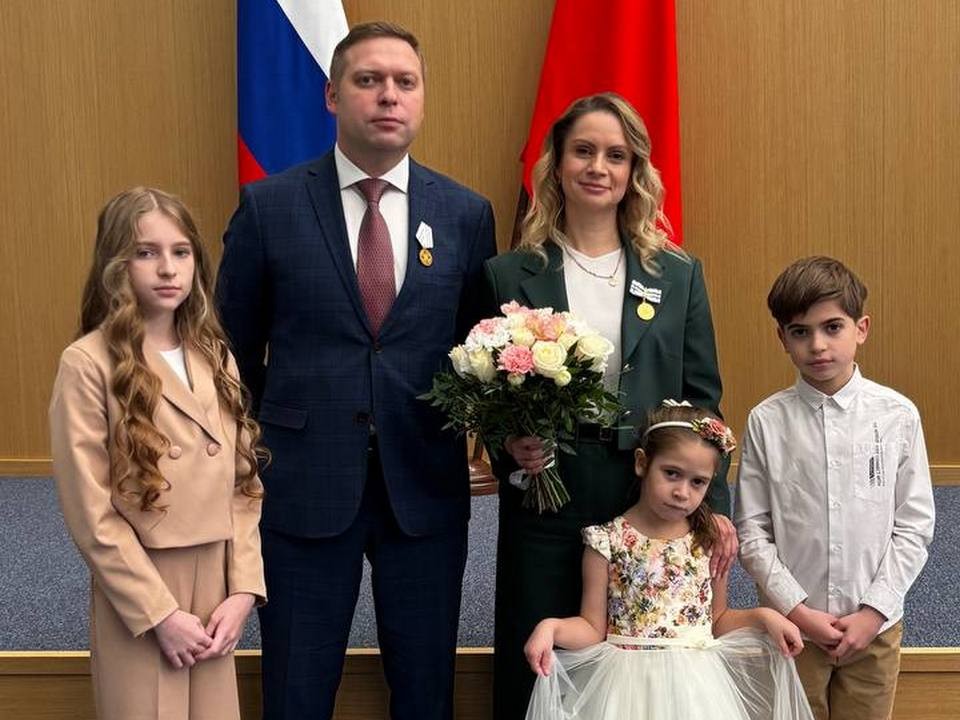 Главное правило многодетной семьи Хомутинниковых: нужно уделить внимание каждому ребенку