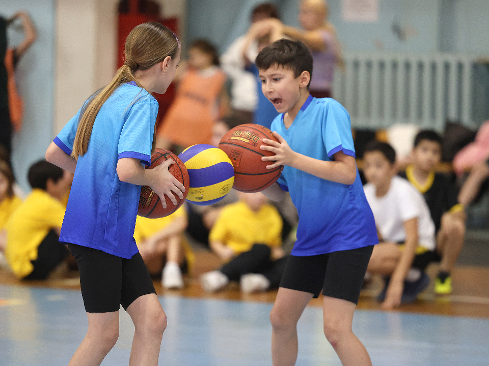 «Веселые старты» в Дмитрове: кто из школьников завоевал медали Спартакиады