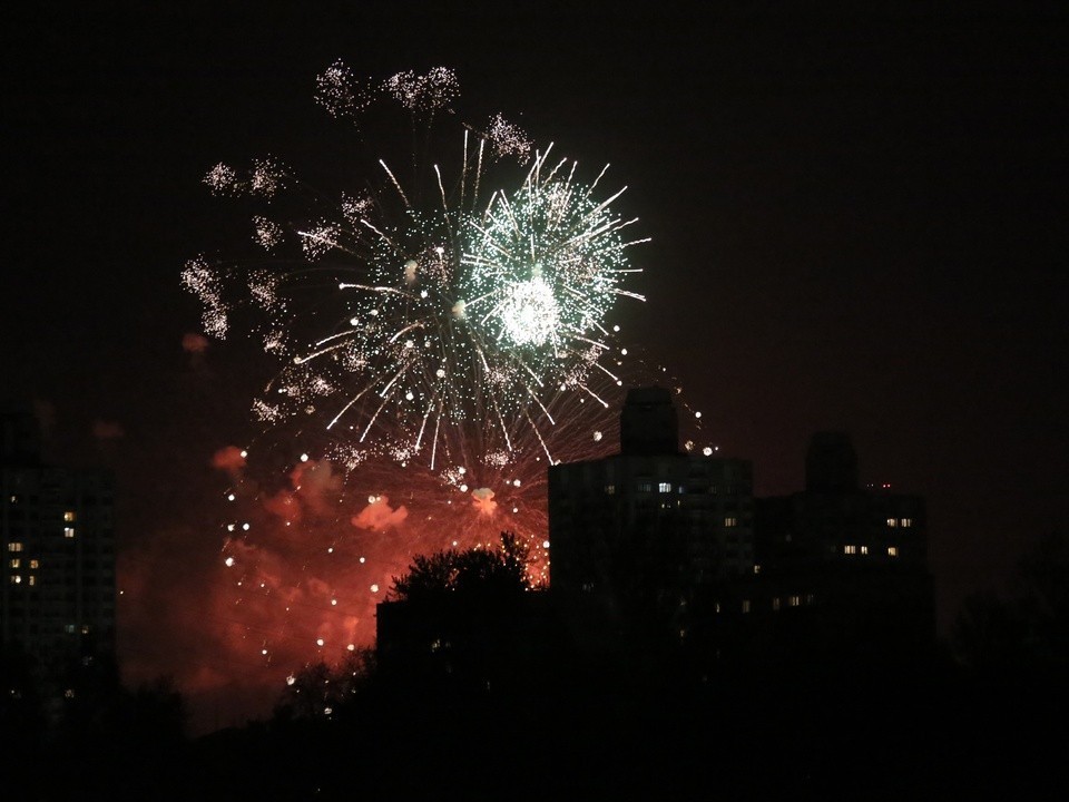Запуск фейерверков во дворах: какие штрафы и сроки грозят за нарушение правил
