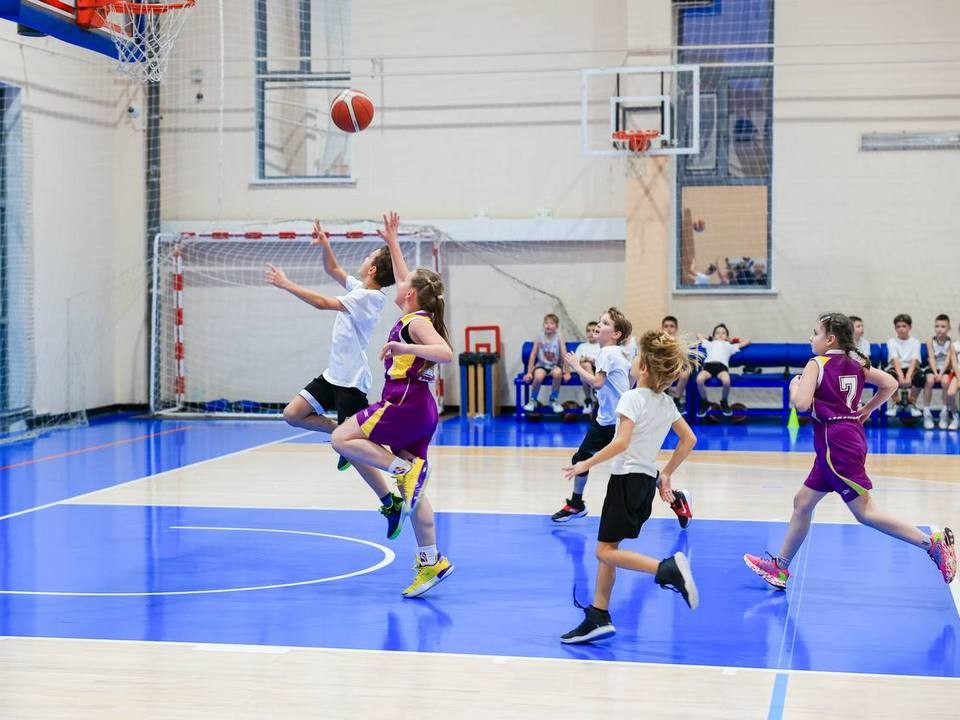 Баскетболисты Мытищ теперь могут тренироваться на новом спортивном паркете