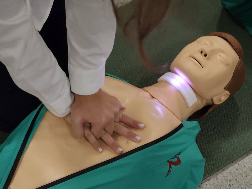 Немедицинский персонал фрязинской больницы освоил приемы первой помощи