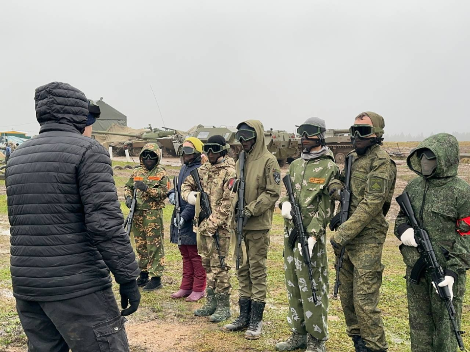 Игры всерьез: юнармейцы Можайска ремонтировали радиостанции и устанавливали связь