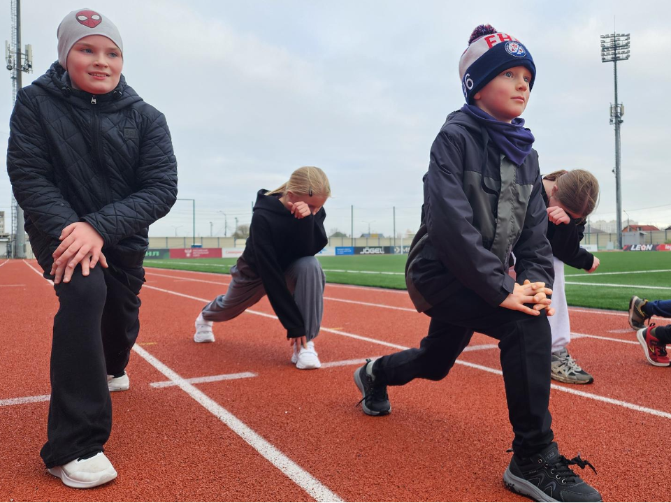 Детская секция легкой атлетики открылась на обновленном стадионе «Авангард»