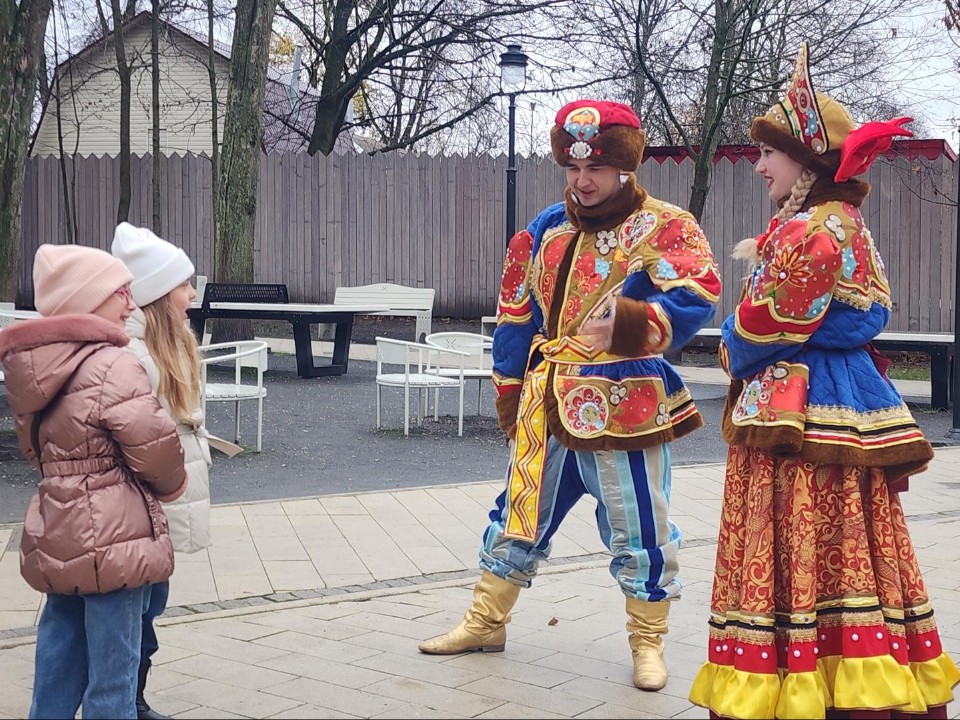 Писательница из Звенигорода представила книги для детей на квесте ко Дню народного единства