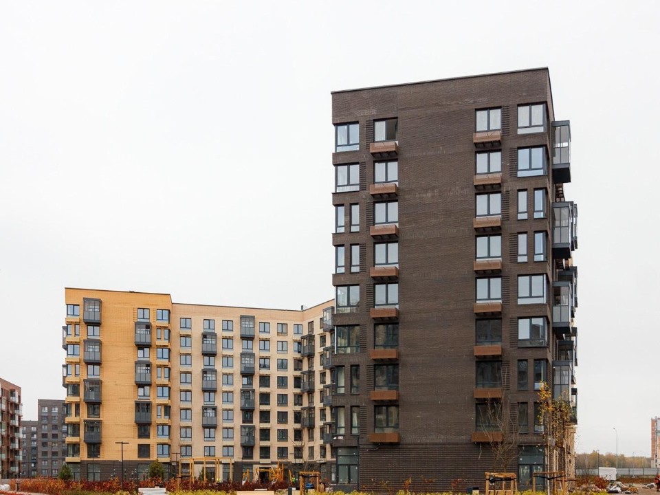 «Птицы Подмосковья» на фасадах: как выглядит новый дом в Одинцове, где уже можно оформить собственность