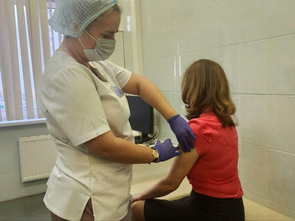 Грипп, ковид и пневмония не пройдут: жителей Люберец приглашают сделать все три прививки за один день