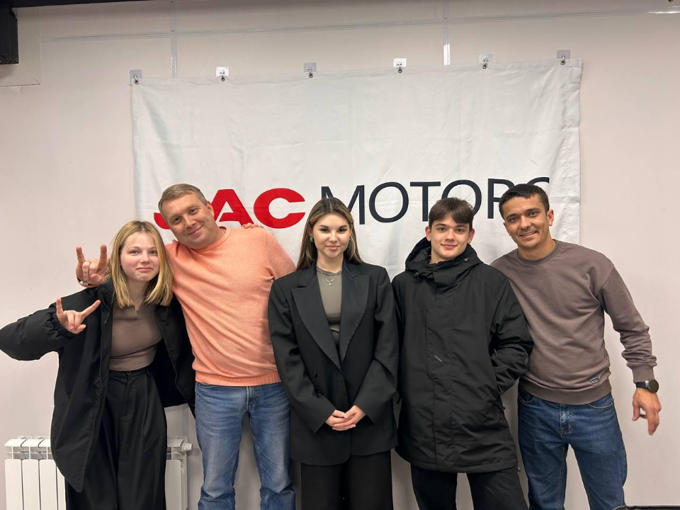 Когда школьнику пора подумать о будущем: как экскурсия в логистический центр поможет в выборе профессии и что для этого нужно