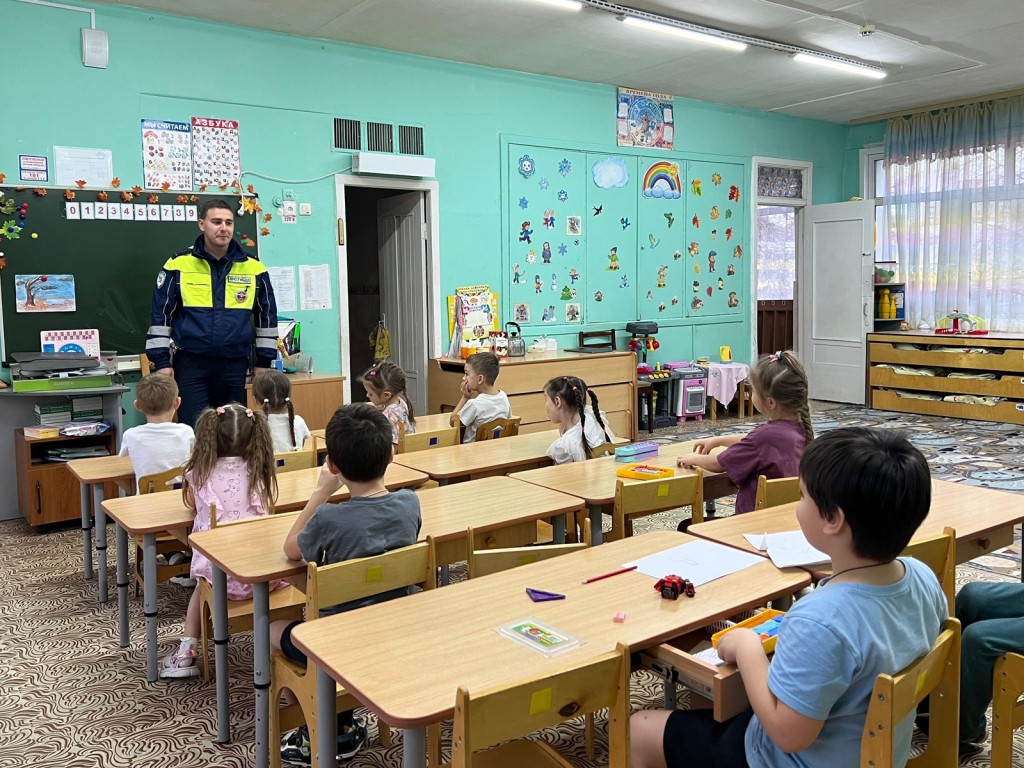 Безопасность в темноте: в Ступине провели урок ПДД для дошкольников