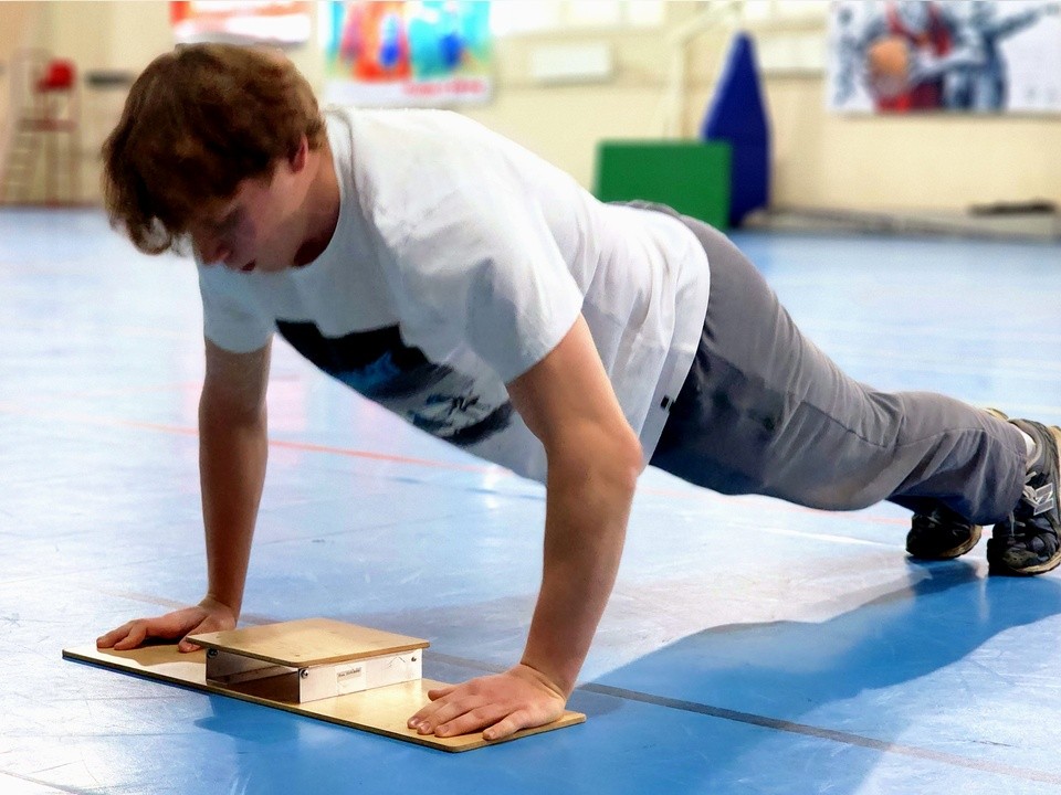 Сила воли и штанга: как спорт помогает бойцам СВО вернуться к жизни