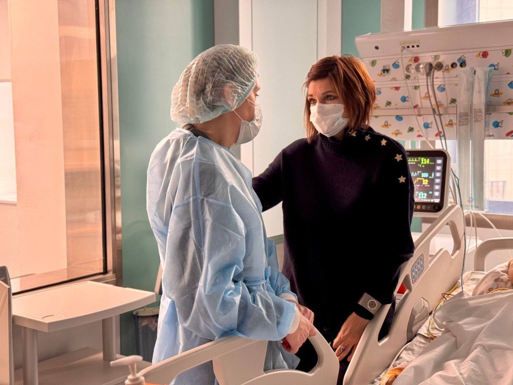 «Самое страшное — позади»: Мишонова посетила пострадавшего от взрыва в Красногорске мальчика