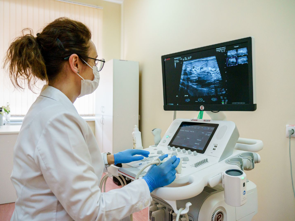 Стакан в прямой кишке: красногорские врачи спасли 42-летнего мужчину