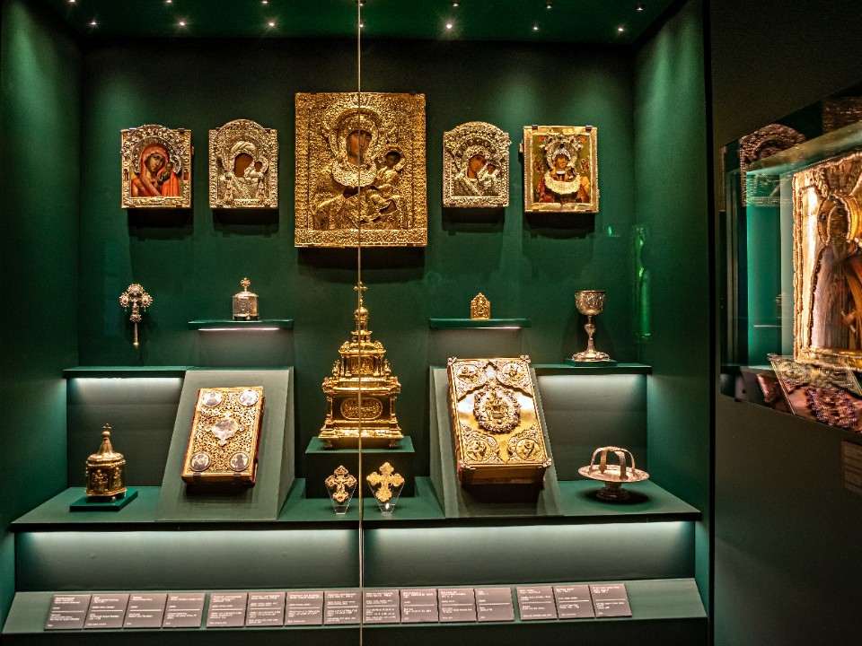 Школьники расшифровывали древнеславянскую грамоту в музее