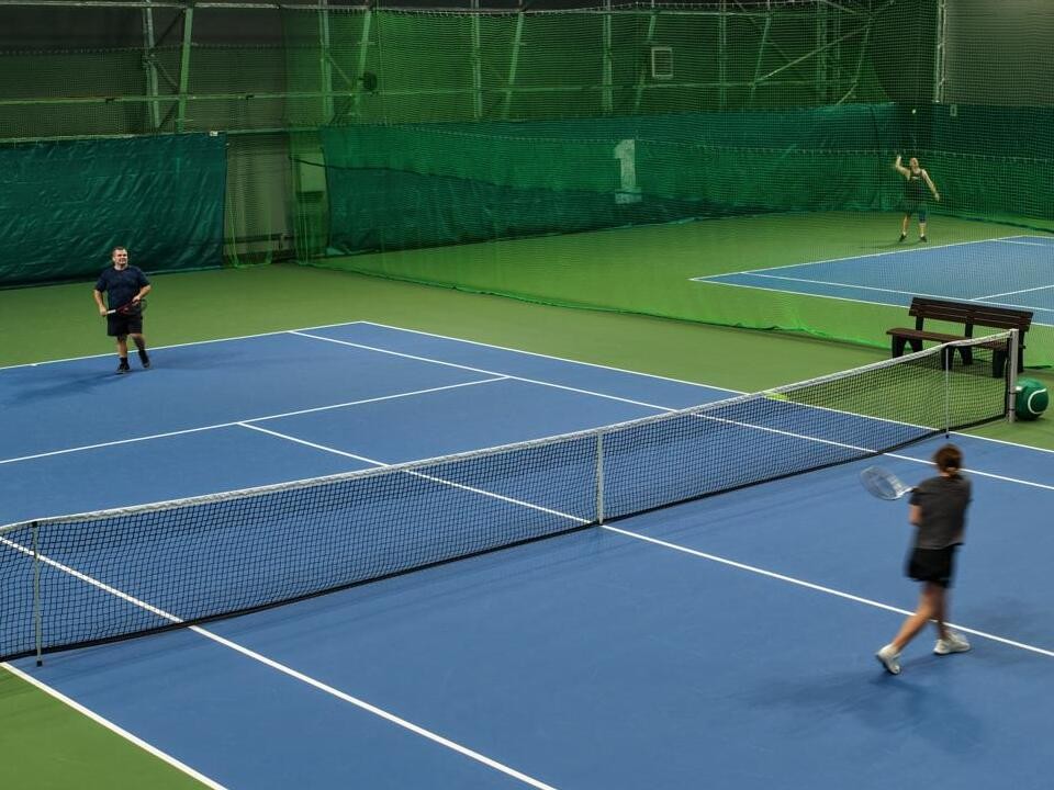 Три новых корта строят в теннисном центре Шаховской