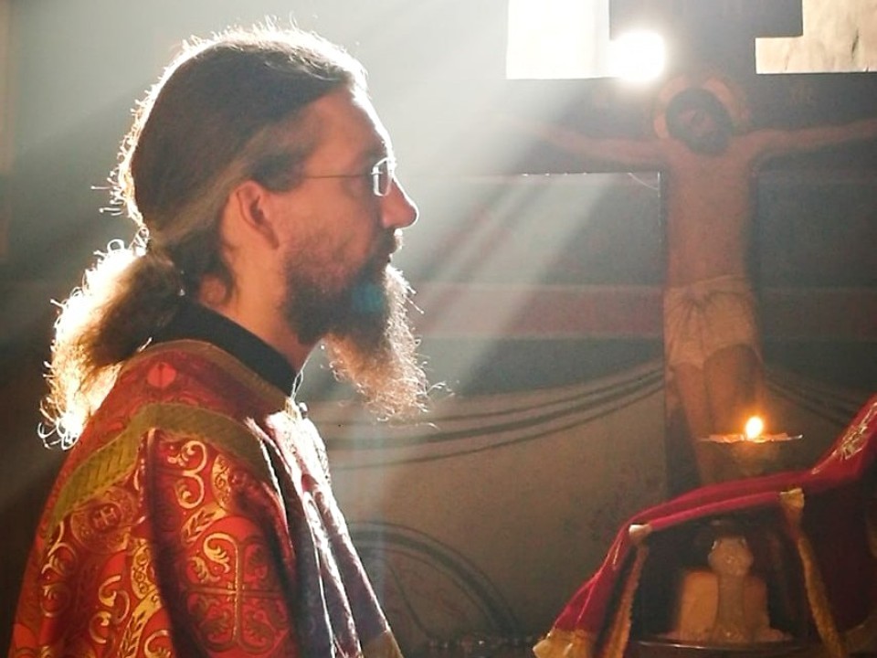 Его дед бежал из России, а он вернулся: удивительная история монаха Сергиево-Троицкой лавры