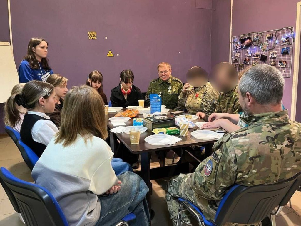 В Бронницах организуют мастер-классы по живописи для жен и матерей бойцов СВО