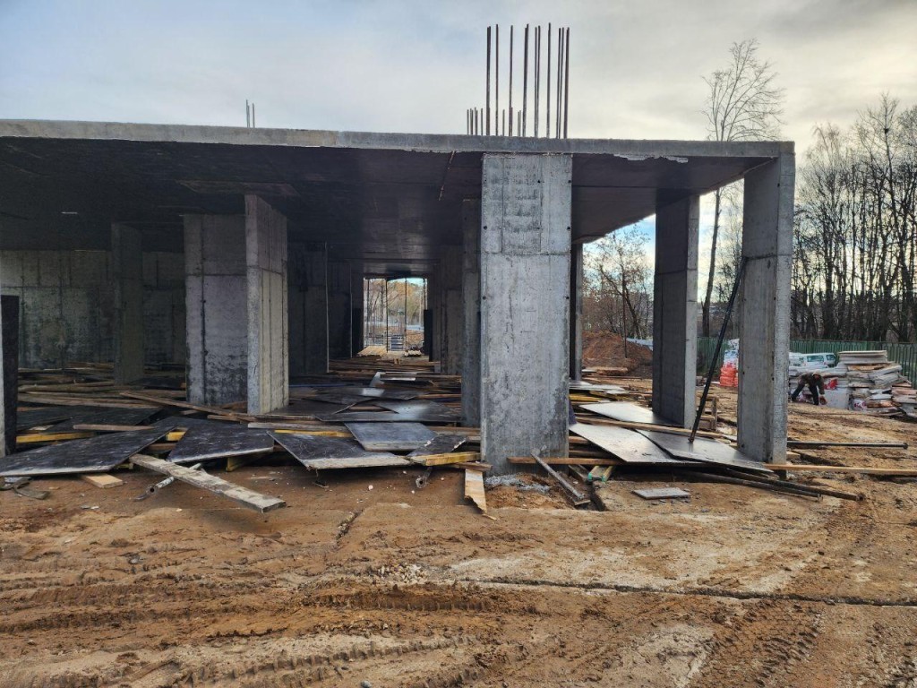 Качественный монолит: дом на 705 квартир строят в Поварово