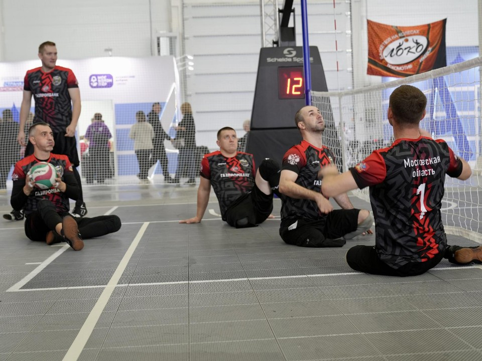 Фонд «Защитники Отечества»: волейбол сидя и плавание стали эффективной реабилитацией для ветеранов СВО
