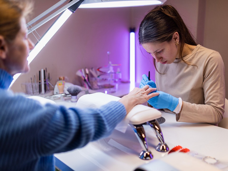 Секрет идеального маникюра прост: мастер раскрыла, как выбрать форму ногтей