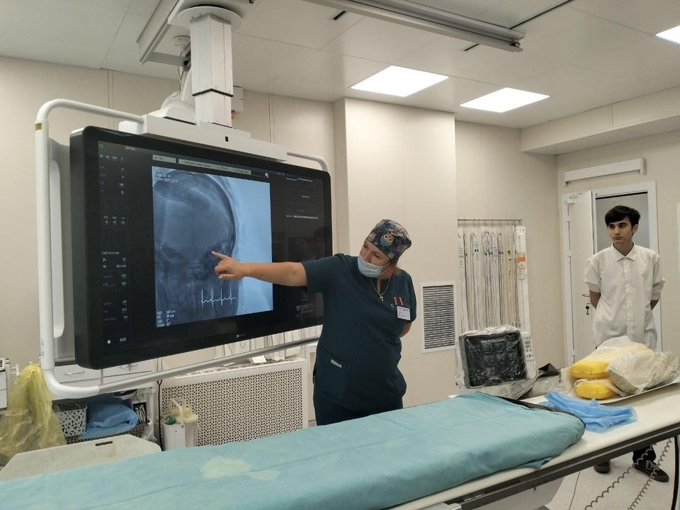 Будущие медики увидели профессию изнутри в Домодедовской больнице