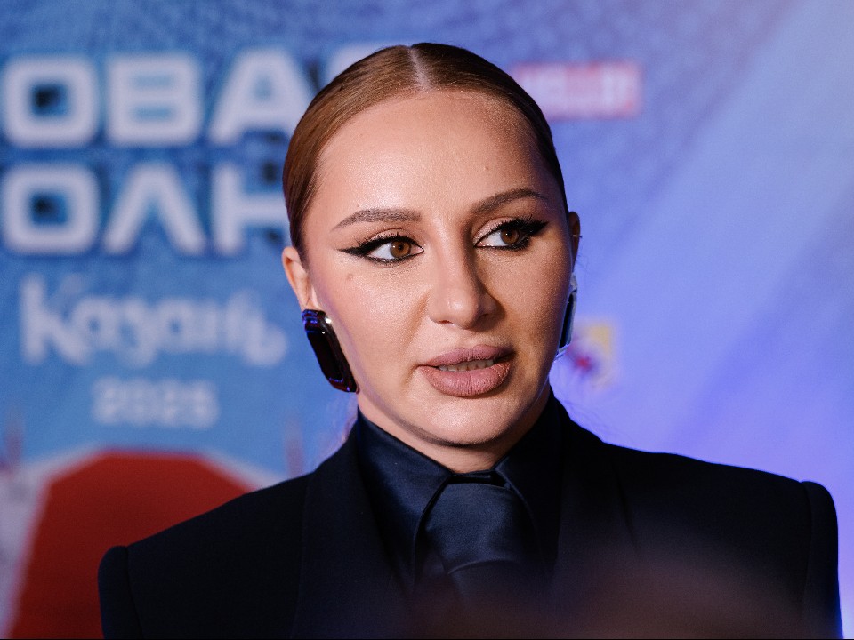 Со сцены в деревню: как увлечение сельской жизнью поставило под вопрос карьеру Анны Асти