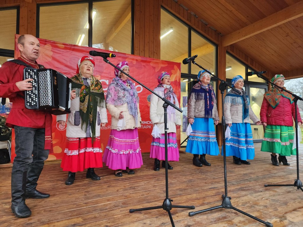 Песни, посвященные России, прозвучали на весь Фрязинский лесопарк