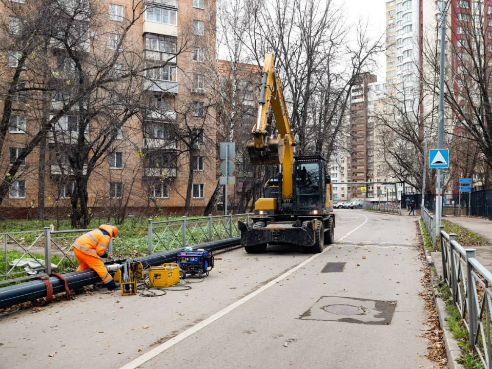 «Больше никаких отключений»: в Химках обновляют водопровод на улице Кирова