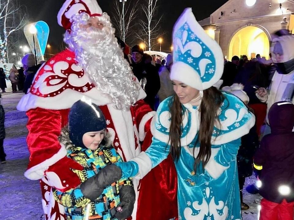 Зимняя сказка на улицах: как в Шаховской готовятся к Новому году